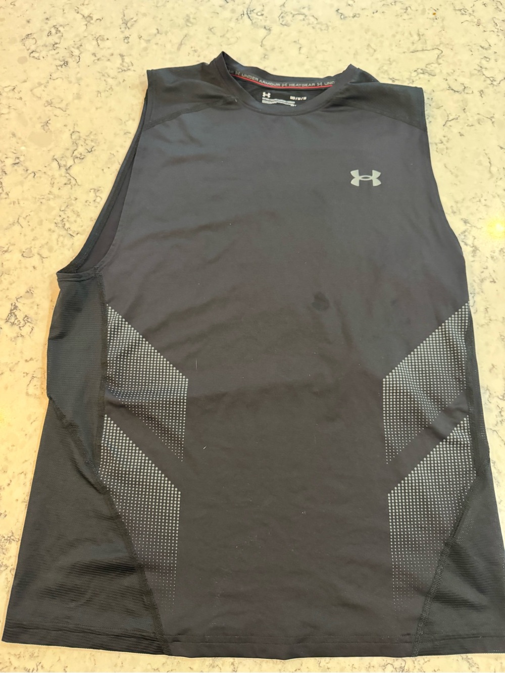 Under Armour Men’s Black Sleeveless HeatGear  Shirt Size M